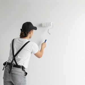 Comment peindre un mur blanc sans trace : astuces incontournables